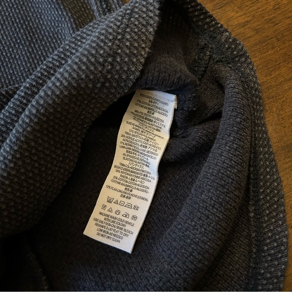 Free People Art School Button Cuff Thermal Gray Long Sleeve V-Neck Size Small - Picture 7 of 7